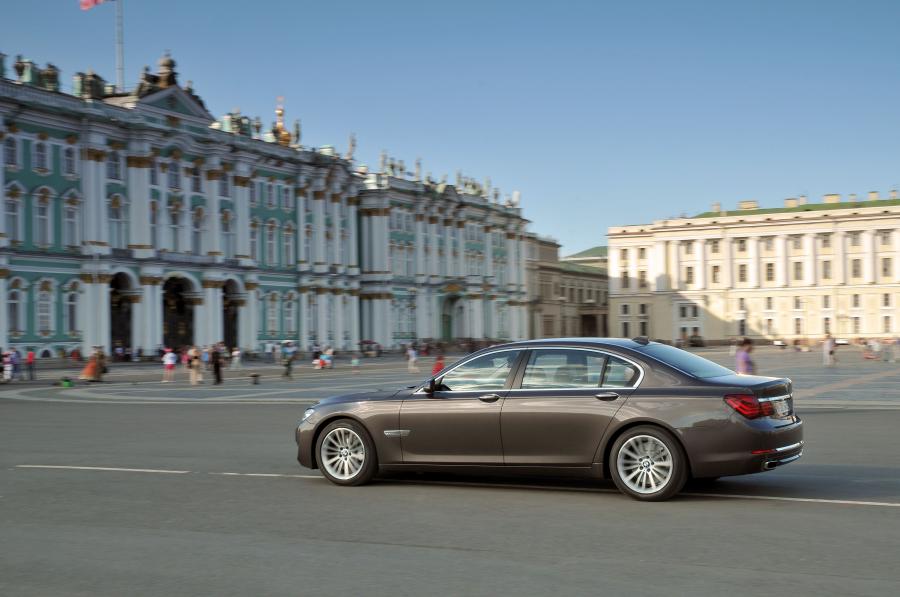  BMW 750iL 2013 года  (фото 72 из 96)